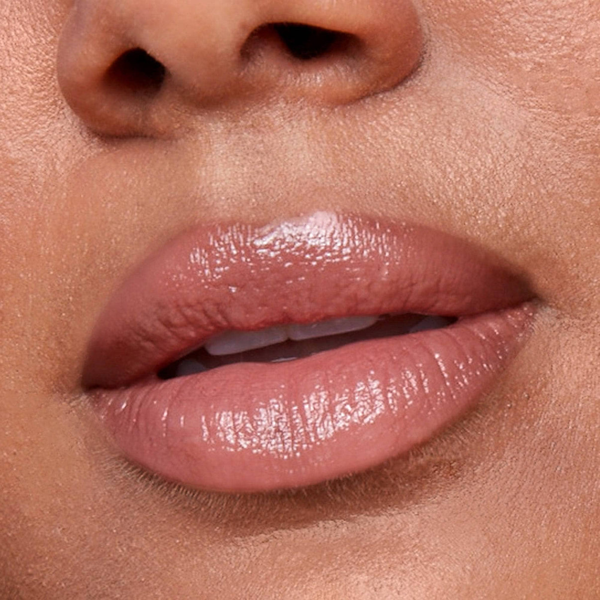 lips wearing NUDESCREEN LIP PRIMER SPF 30