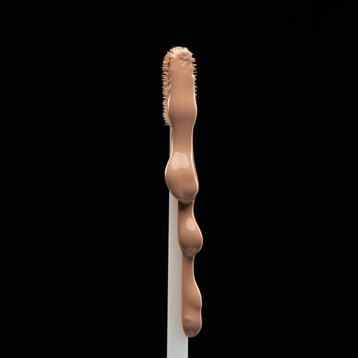 Nudefix cream concealer Nude 2 brush with product